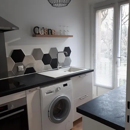 T2 Renove Avec Place Parking Prive *