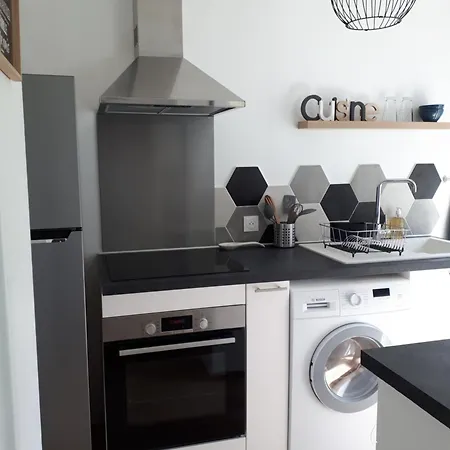 T2 Renove Avec Place Parking Prive *