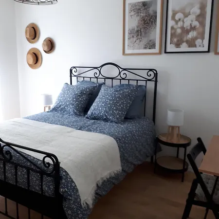 Apartament T2 Renove Avec Place Parking Prive *